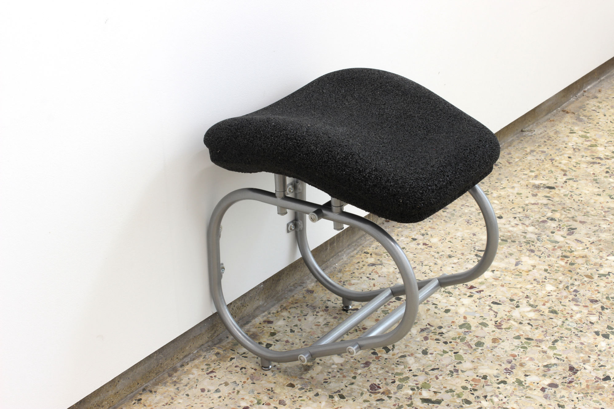 James Fuller - Wall Seat, 2020 - Tyre Chippings, Powder Coated Steel, Reinforced Plaster Polymer - 01
